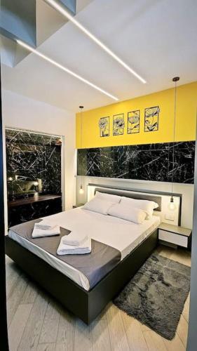 Trastevere golden luxury loft