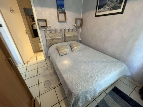 Posteľ alebo postele v izbe v ubytovaní Appartement T2 au calme, proche plage et commerces, avec parking privatif - Saint-Hilaire-de-Riez - FR-1-324A-30