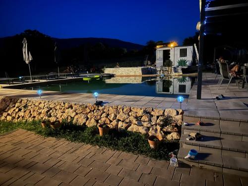 Πισίνα στο ή κοντά στο Apartmani Pristav