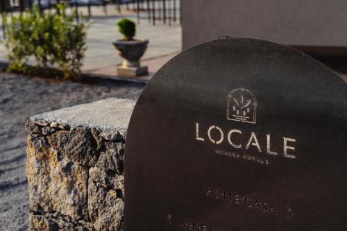 Sijil, anugerah, tanda atau dokumen lain yang dipamerkan di Locale Dimora Rurale