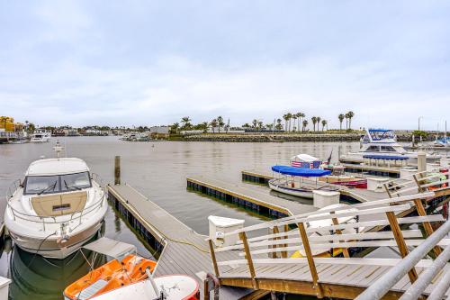 Gallery image of Huntington Beach Condo, Walk to Harbour and Beaches! in Huntington Beach