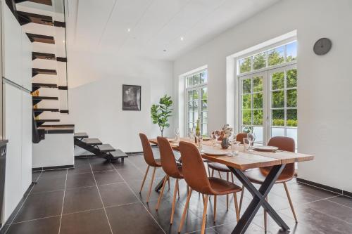 Χώρος καθιστικού στο Nyrenoveret 3BR nær Aarhus m Gratis Parkering