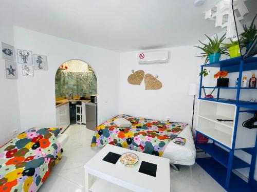 Playa, Pool & Nightlife Steps from Clubs & Beach Las Américas by Aqua Vista Tenerife