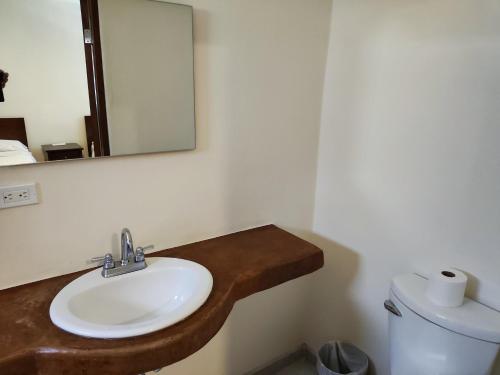 Koupelna v ubytování Hotel Lorimar