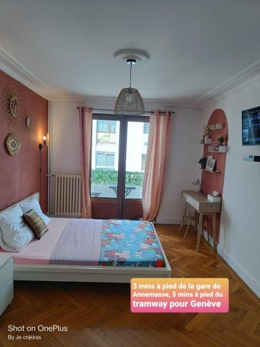 Belle chambre d'hôte avec balcon privé - 3 mins gare Annemasse - Genève accès direct
