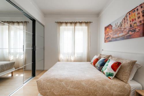 The Ciccins Apartment in Rome by Hostand
