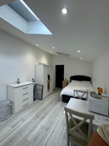 Gallery image of Studio room next to Gatwick in Crawley