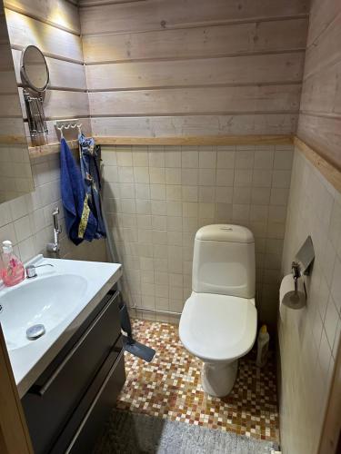 Ένα μπάνιο στο Villa Marcie