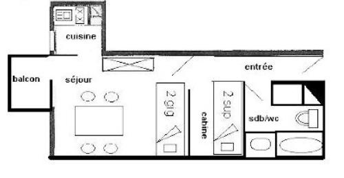 un plan d'étage en noir et blanc d'une maison dans l'établissement Résidence Les Hameaux I - Studio 3/4 pers - LES HAMEAUX 1 - PLAGNE VILLAGES MAE-6134, à Aime La Plagne