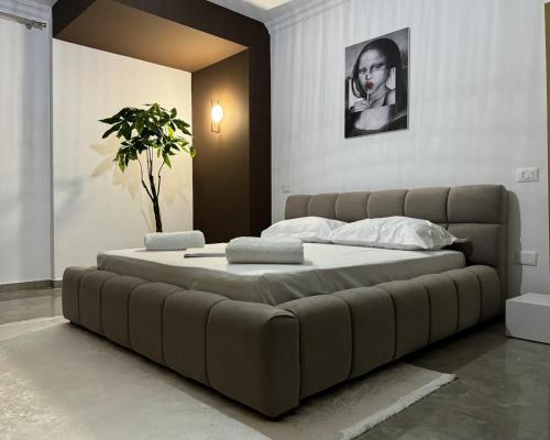 Llit o llits en una habitació de Imagination Inn