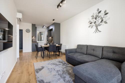 Sleek Apartment with Balcony and Parking 1087 Budapest, Fiumei út 5 kép - 3