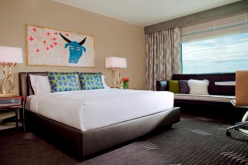 Kimpton Hotel Palomar Phoenix Cityscape, an IHG Hotel Image