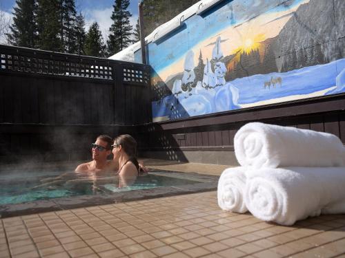Imagen de la galería de Fernie Fox Hotel, en Fernie