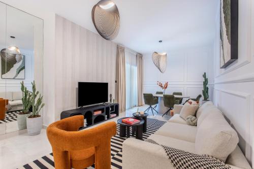 Comfy 1BR Marina Living Steps from Marina Walk