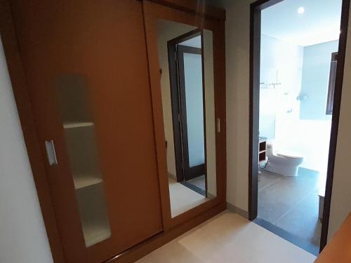 Ένα μπάνιο στο Villa Sakura Jimbaran