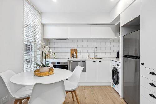 Η κουζίνα ή μικρή κουζίνα στο Three Bedroom Georgian Retreat