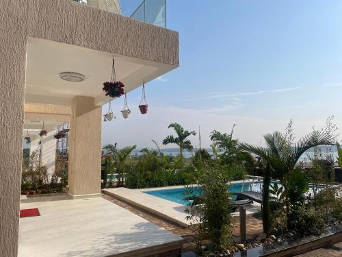 Infinity Pool Villas , airport shuttle free private poolの敷地内または近くにあるプール