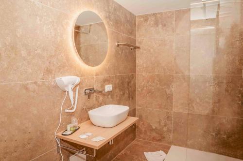 Koupelna v ubytování Central Hotel & Lounge Adult Only