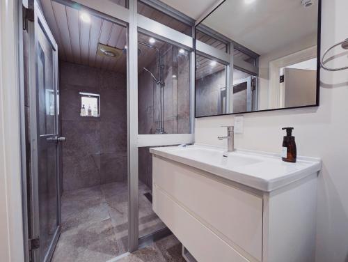 Ένα μπάνιο στο Suite 03 @ Vega Suites, Echoland