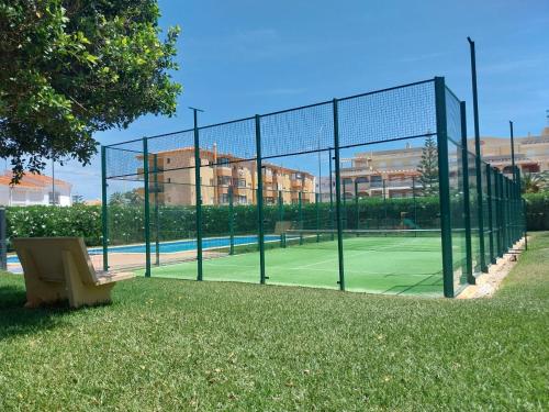 ACOGEDOR APARTAMENTO CON TERRAZA Y VISTAS AL JARDIN
