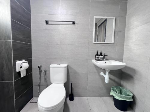 Ένα μπάνιο στο Edumetro @ Subang Jaya by Manhattan Group