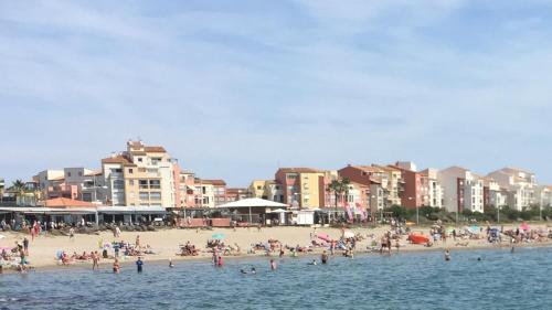 Cap d Agde centre port et parking privatif