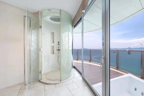 Ванная комната в Sanya Romantic Journey Sea Resort & Spa