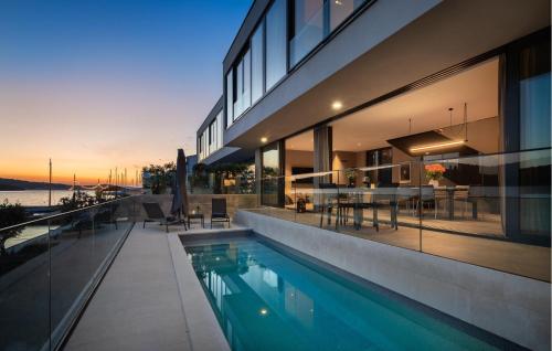 Stunning Home In Tisno