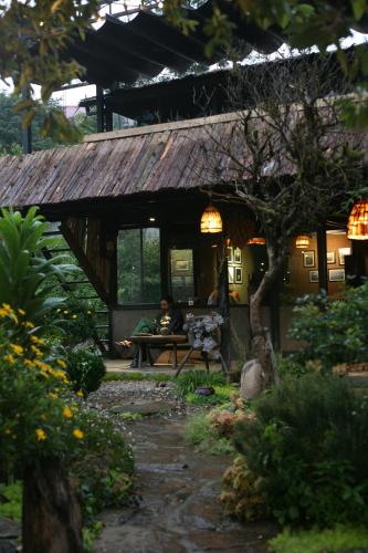 Zahrada ubytování Sa Moc & La Maison SAPA - Bungalows