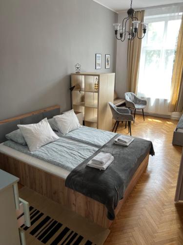 Large Apartment next to Main Station - 85 m2