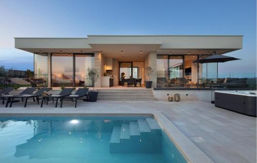 Stunning Home In Brtonigla With Sauna