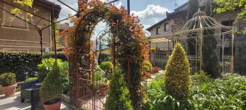 Gallery image of Villa Costanza Appartamento con giardino in Magreglio