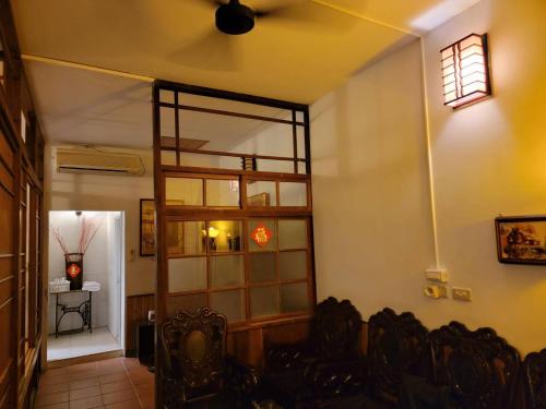 ShidingにあるLohas Gallery Long Stay Hostelのギャラリーの写真