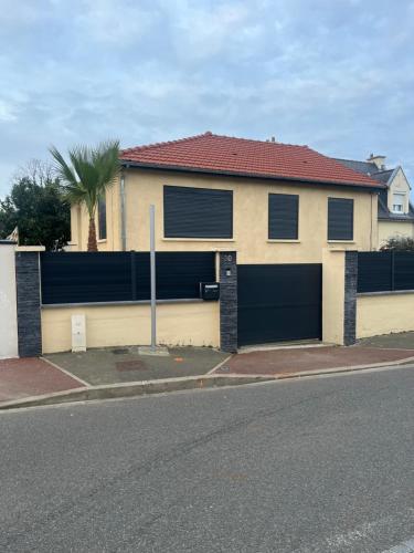 MK Villa moderne / Jardin exotique