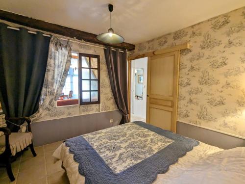 Photo de la galerie de l'établissement Appartement Charmant au Cœur Historique du Blanc, à Proximité du Château et du Parc Naturel - FR-1-591-36, à Le Blanc