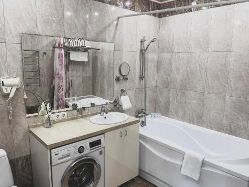 Ванная комната в Vip House Hotel
