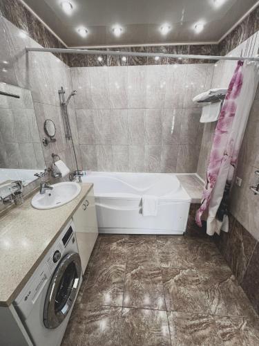 Ванная комната в Vip House Hotel