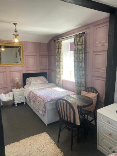 Katil atau katil-katil dalam bilik di Craighlaw Vintage Guest Rooms