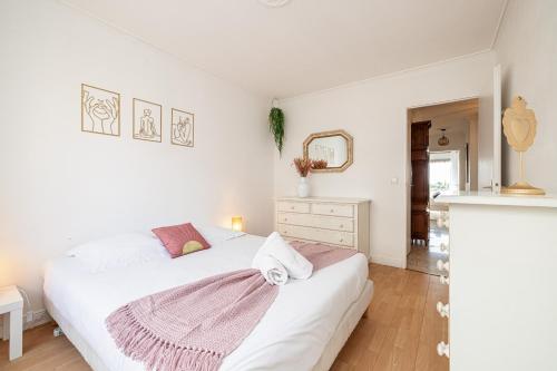 Large 2 Bdr Close to the Beach Balcony & Garage
