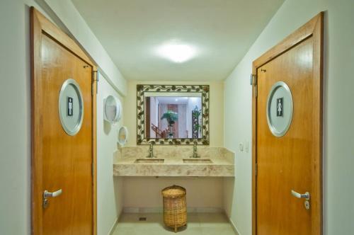 Kylpyhuone majoituspaikassa Juquehy La Plage Hotel