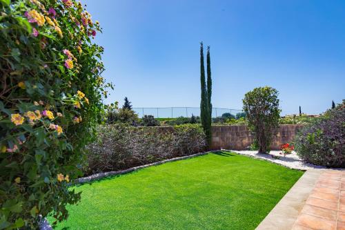 2 bedroom Apartment Artemis with two communal pools, Aphrodite Hills Resort