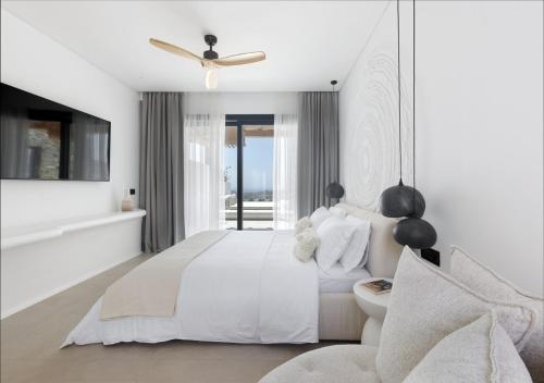 Gallery image of WhiteArt Suites in Agrari