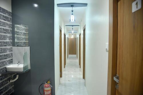 Gambar di galeri bagi Vogue Cabin Stay Near NESCO Bombay Exhibition Centre di Mumbai
