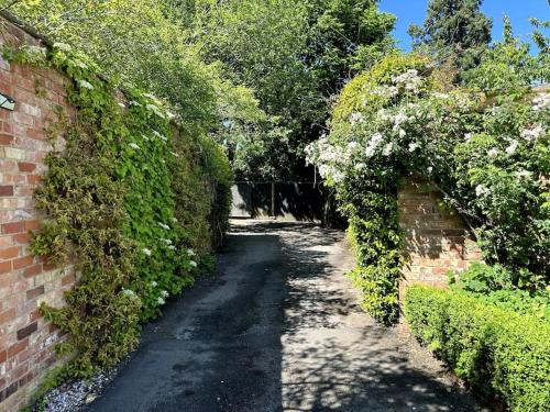 Κήπος έξω από το Huntershields Country Manor