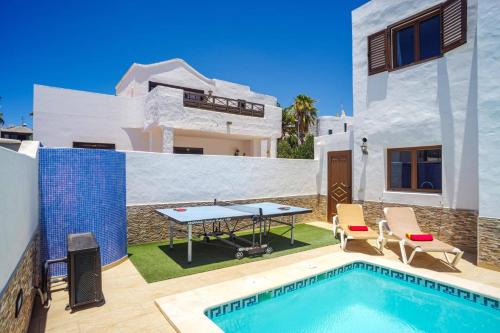 Villa Fayna by Villa Plus