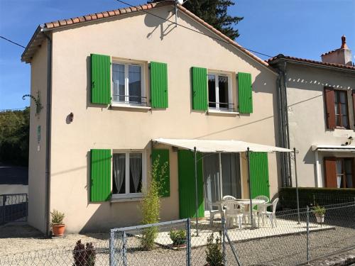 Gallery image of Le petit ru in Lizant