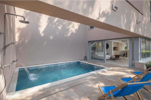 VALDORA - Luxury villa with heated pool