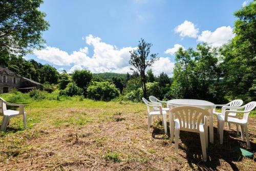 Taman di luar Gîte Gîte Aulas 2/4 personnes