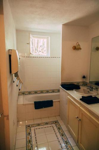 Salle de bains dans l'établissement Vigne fere belgentier