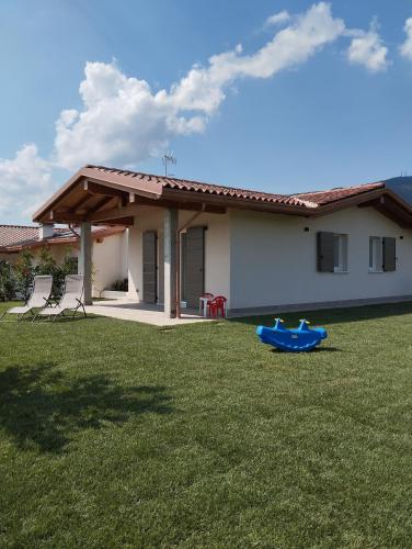 Taman di luar Memi's Home - villetta relax per famiglie con giardino